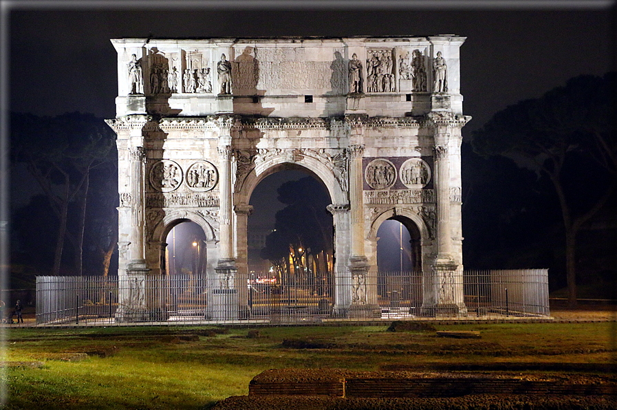 foto Roma di Notte